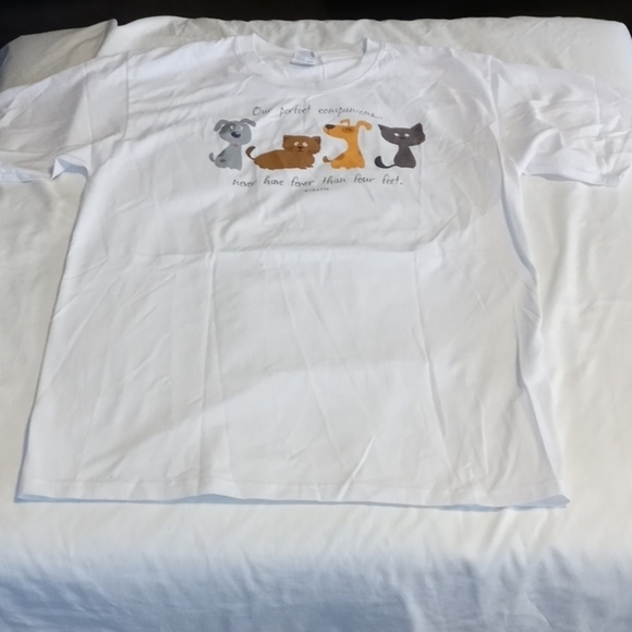 Yazbek brand super cute unisex t shirt - Picture 1 of 8